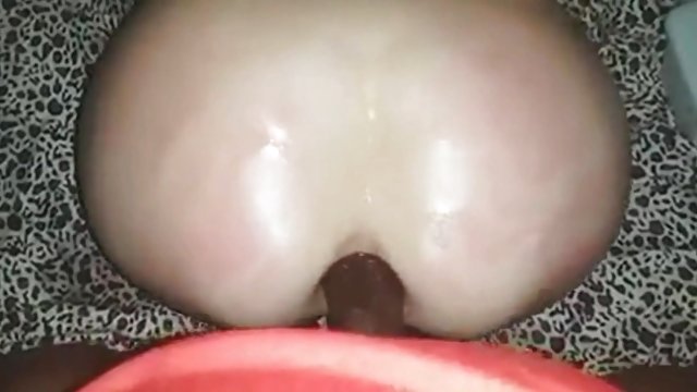 Tanner Mayes destrozada por negros en un gangbang xxx