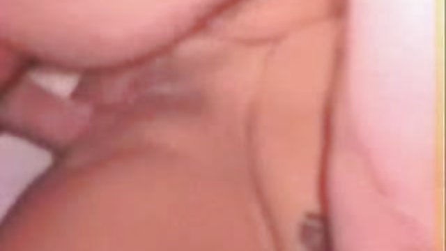 El mejor glory hole de todos: Elige un coño y fóllatelo