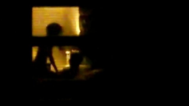 El masajista se pasa de listo con su tetona clienta