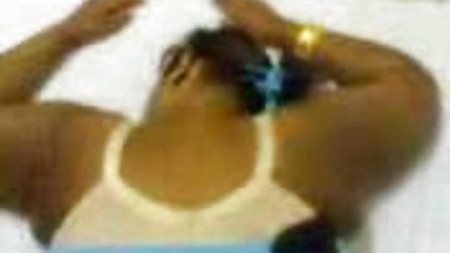 La tetona Eva Notty se tira al chico de la limpieza del hotel