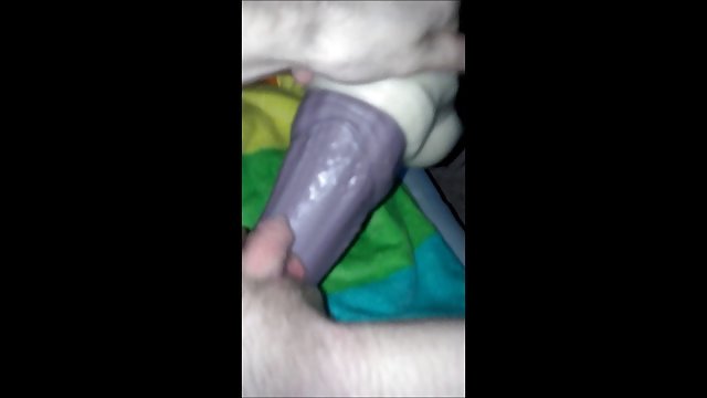 Tremendo el culo y tremendo el rabo que se mete la mamá