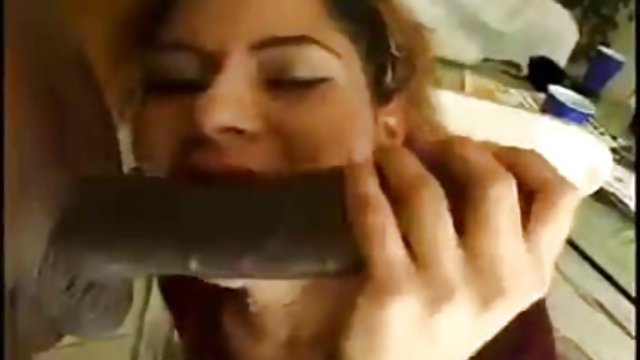 Llega a casa sin avisar, pilla al marido con una muchacha ...