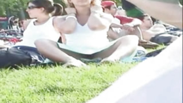 Menudo polvo le echan a la doctora madura Julia Ann