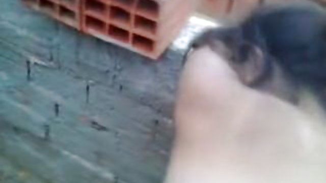 La tía tiene la intención de que la eche un buen polvo