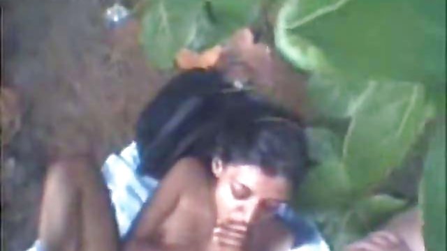 Muy fuerte lo que madre e hija hacen con sus ricos coños