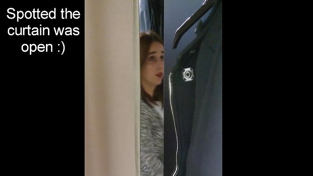 Joven y guapa latina se presenta a un casting porno XXX