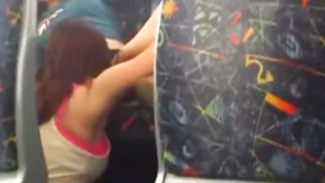 Si te como el coño, aprobarás el curso jovencita, seguro..