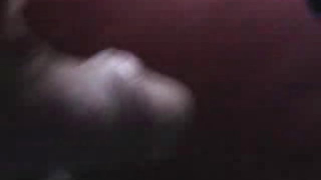 Jóvenes viciosas organizan en casa una follada swinger