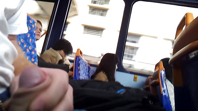 Masturbándole el chochito a mi única hermana sin parar