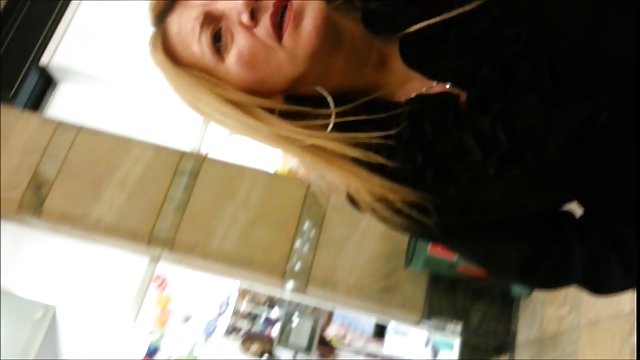 Su mujer esperaba que llegara de trabajar para follarle